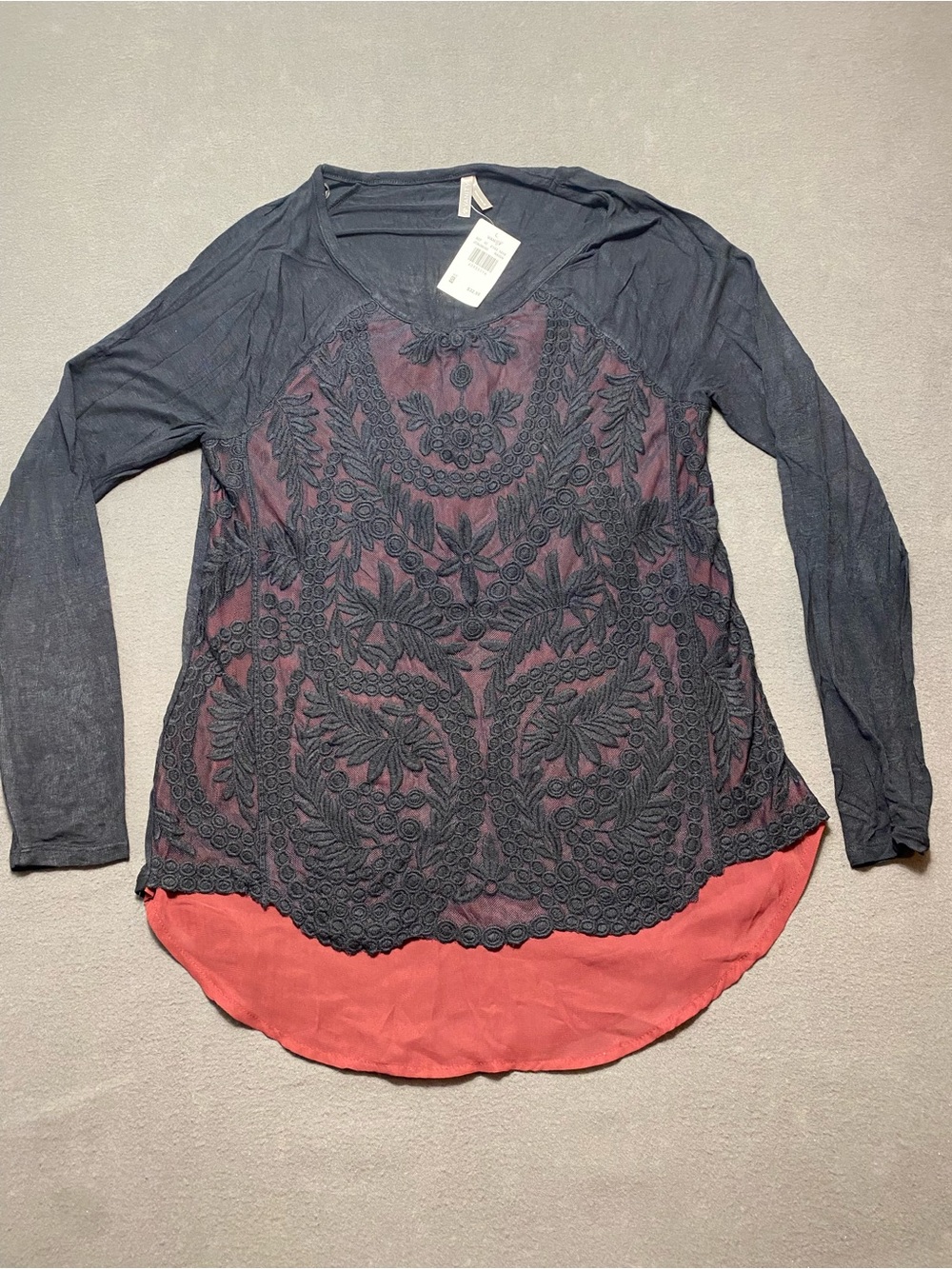 Vanity S Blk/Burgundy Lace Overlay Floral Tunic